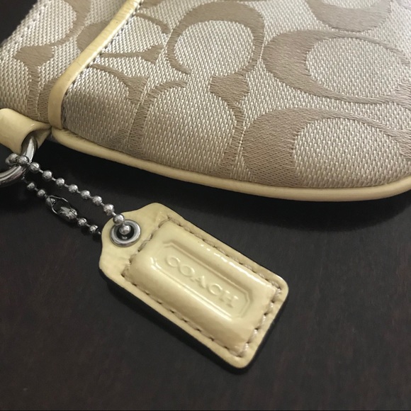 Coach Wristlet - Picture 4 of 4